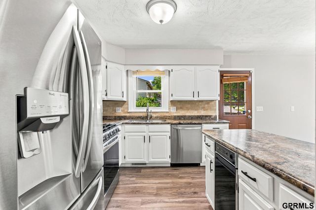 1003 Birchcrest Road, Bellevue, NE 68005
