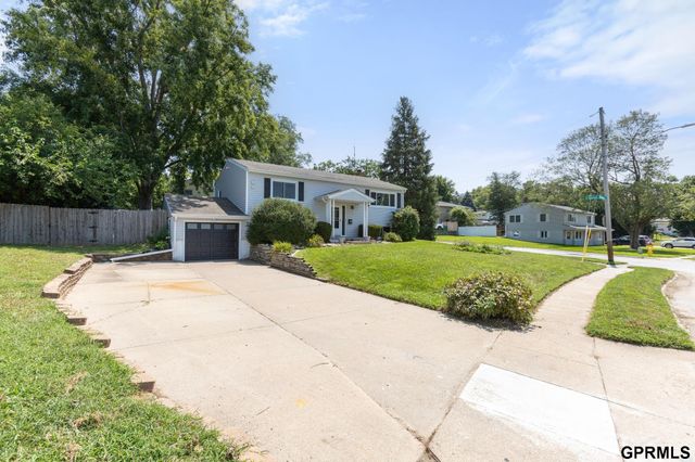 1003 Birchcrest Road, Bellevue, NE 68005