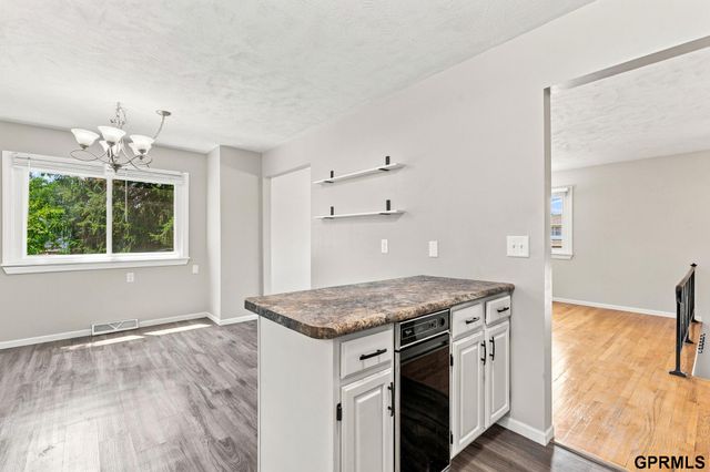 1003 Birchcrest Road, Bellevue, NE 68005