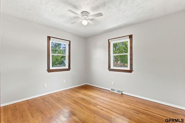 1003 Birchcrest Road, Bellevue, NE 68005
