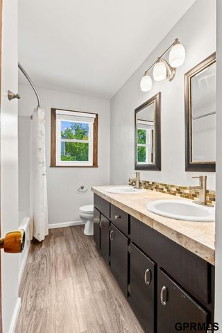 1003 Birchcrest Road, Bellevue, NE 68005