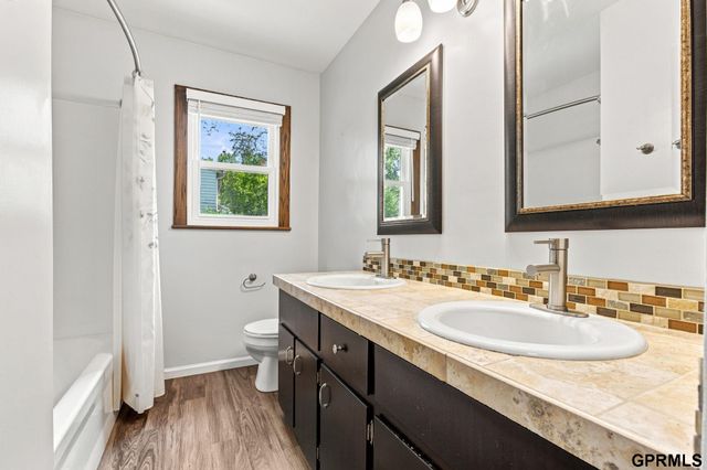 1003 Birchcrest Road, Bellevue, NE 68005