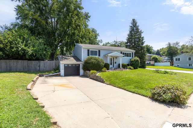 1003 Birchcrest Road, Bellevue, NE 68005
