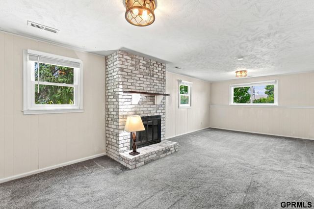 1003 Birchcrest Road, Bellevue, NE 68005