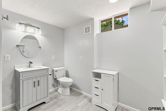 1003 Birchcrest Road, Bellevue, NE 68005