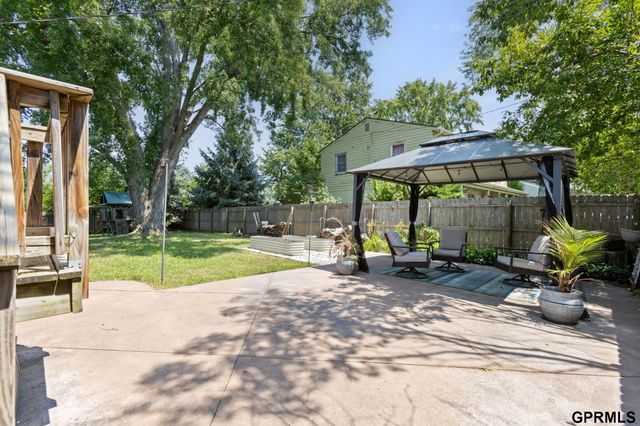 1003 Birchcrest Road, Bellevue, NE 68005