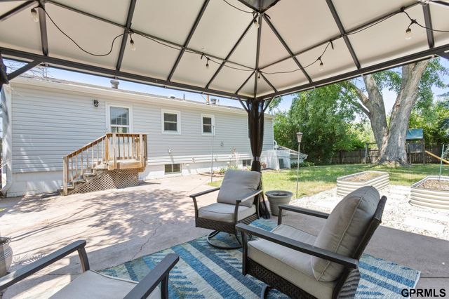 1003 Birchcrest Road, Bellevue, NE 68005