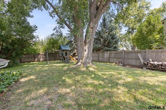 1003 Birchcrest Road, Bellevue, NE 68005