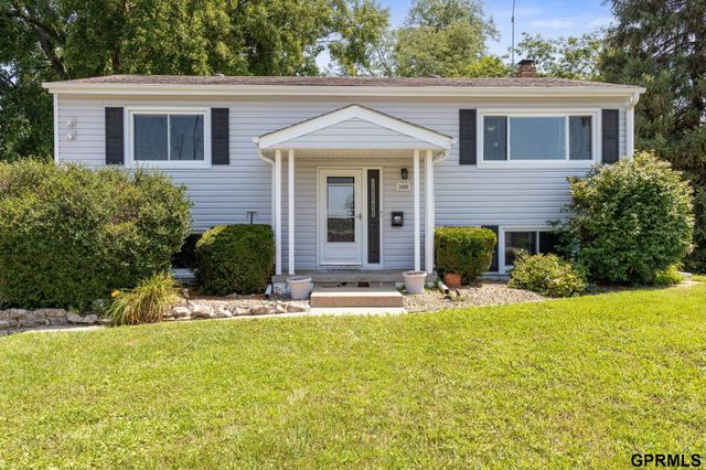 1003 Birchcrest Road, Bellevue, NE 68005