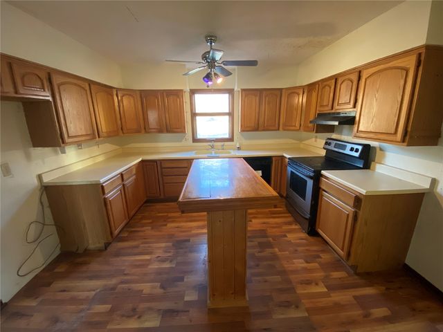 2622 Westwood Drive NW, Cedar Rapids, IA 52405