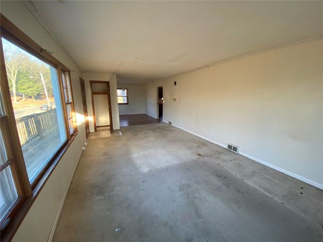 2622 Westwood Drive NW, Cedar Rapids, IA 52405