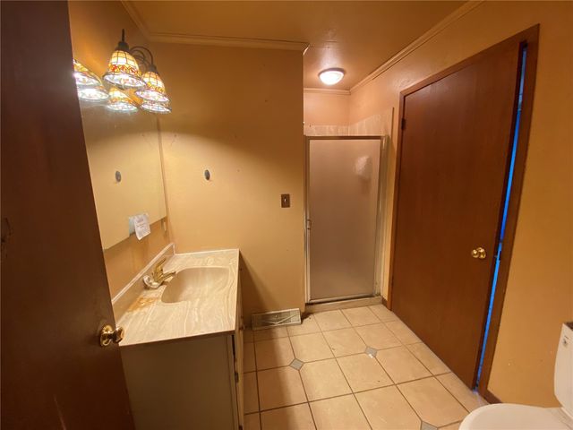 2622 Westwood Drive NW, Cedar Rapids, IA 52405