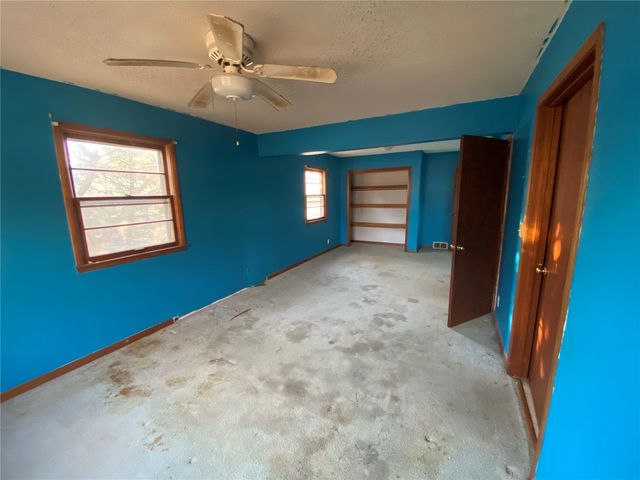 2622 Westwood Drive NW, Cedar Rapids, IA 52405