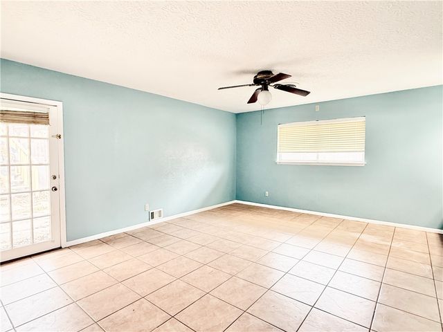 134 Markham Pl, Portland, TX 78374