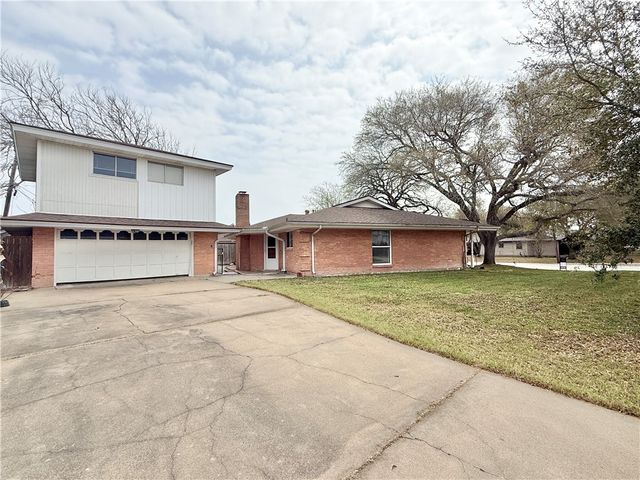 134 Markham Pl, Portland, TX 78374