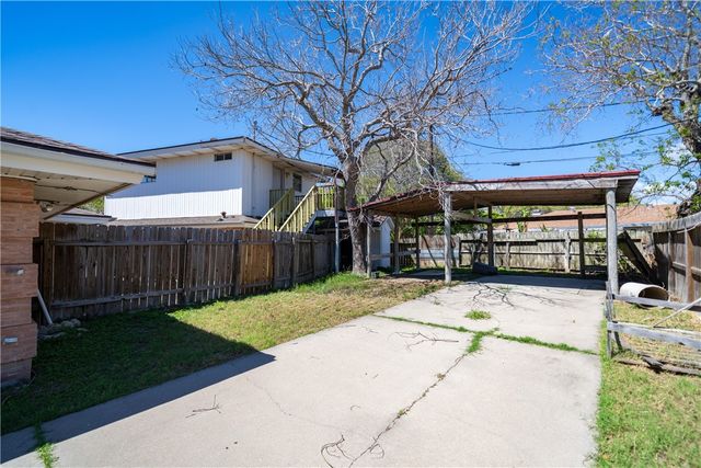 134 Markham Pl, Portland, TX 78374