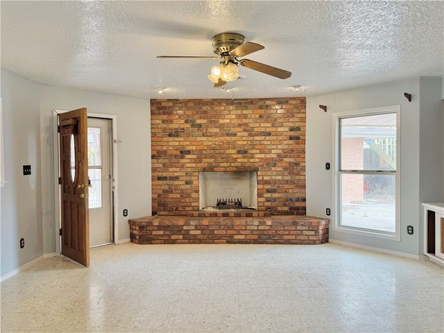 134 Markham Pl, Portland, TX 78374