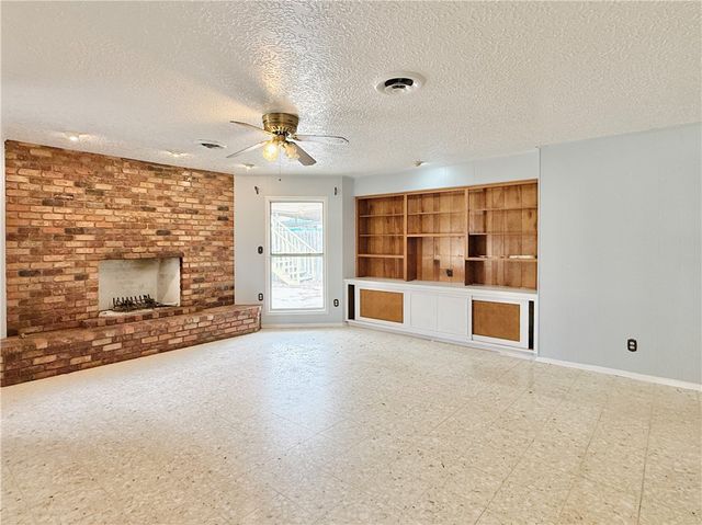 134 Markham Pl, Portland, TX 78374