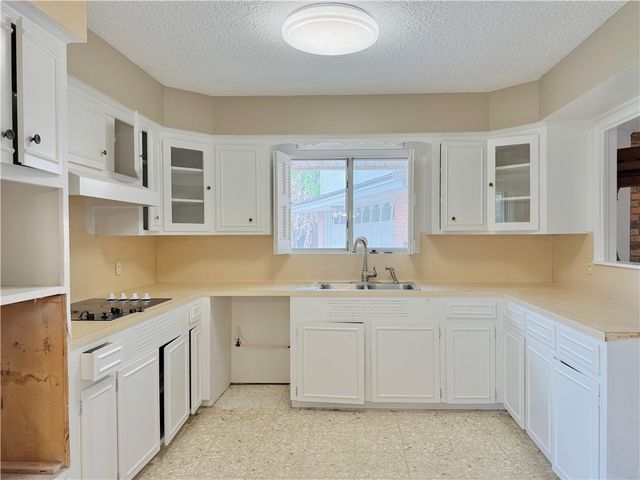 134 Markham Pl, Portland, TX 78374