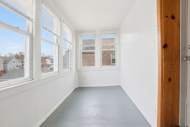 8705 S Saginaw Avenue, Chicago, IL 60617