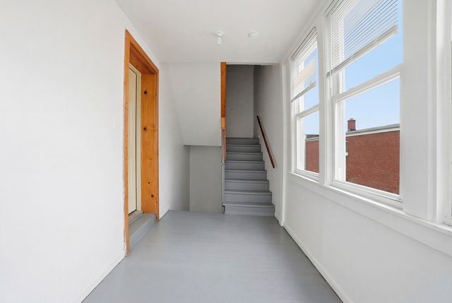 8705 S Saginaw Avenue, Chicago, IL 60617