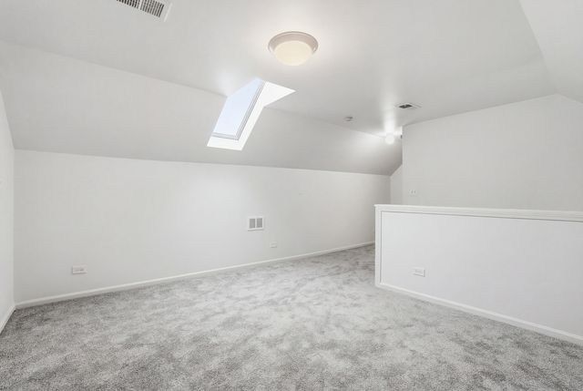 8705 S Saginaw Avenue, Chicago, IL 60617