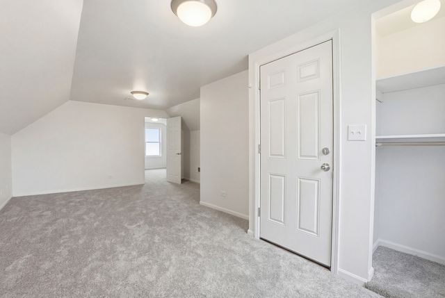 8705 S Saginaw Avenue, Chicago, IL 60617