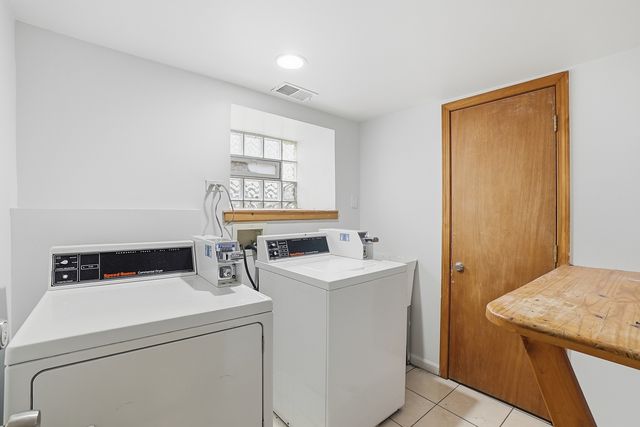 8705 S Saginaw Avenue, Chicago, IL 60617