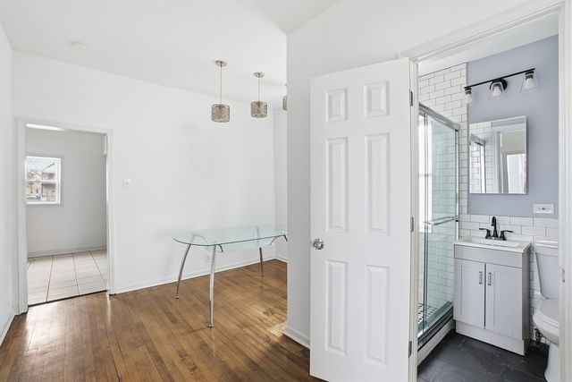 8705 S Saginaw Avenue, Chicago, IL 60617