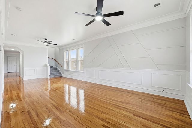 8705 S Saginaw Avenue, Chicago, IL 60617