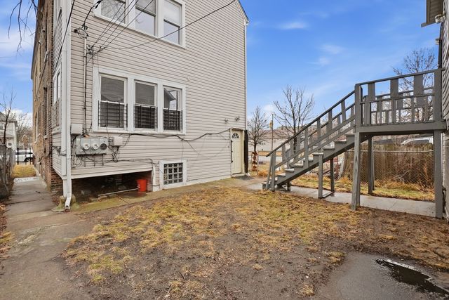 8705 S Saginaw Avenue, Chicago, IL 60617