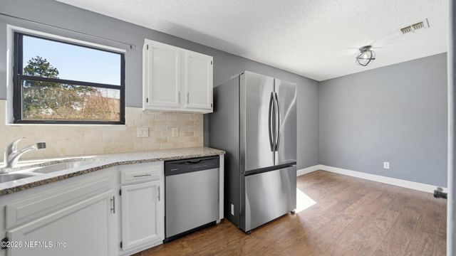 374 HICKORY HOLLOW Drive N, Jacksonville, FL 32225