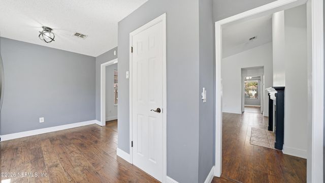 374 HICKORY HOLLOW Drive N, Jacksonville, FL 32225