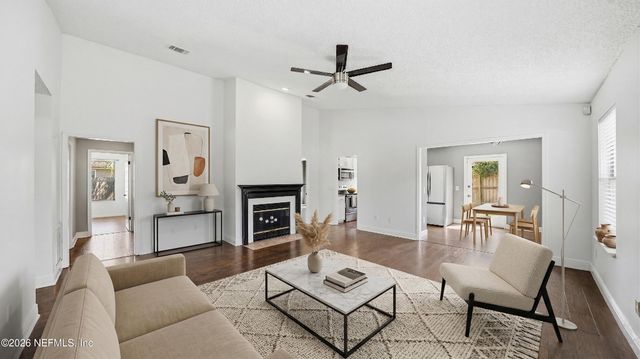 374 HICKORY HOLLOW Drive N, Jacksonville, FL 32225