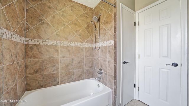 374 HICKORY HOLLOW Drive N, Jacksonville, FL 32225