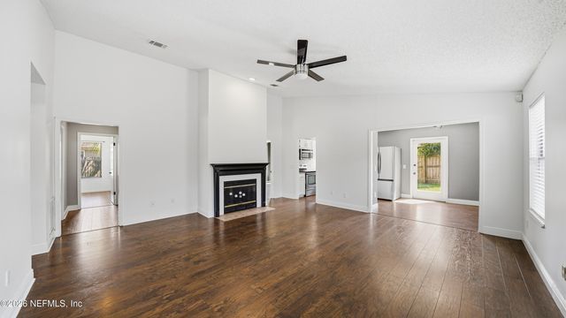 374 HICKORY HOLLOW Drive N, Jacksonville, FL 32225