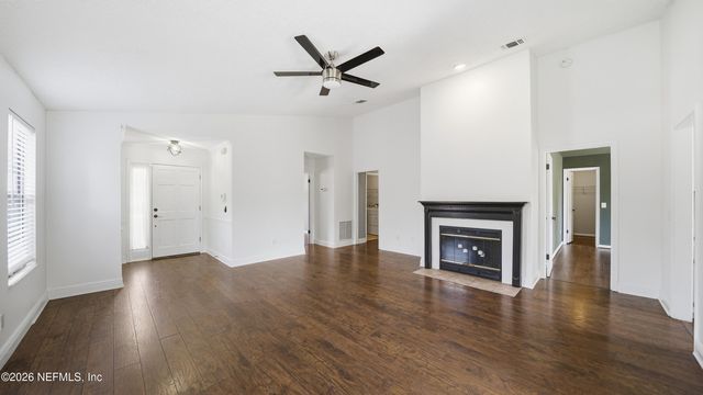 374 HICKORY HOLLOW Drive N, Jacksonville, FL 32225