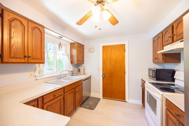 22 Putting Green Lane, Perinton, NY 14526