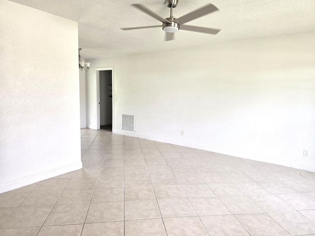 582 NW Sherbrooke Avenue, Port St. Lucie, Port St Lucie, FL 34983