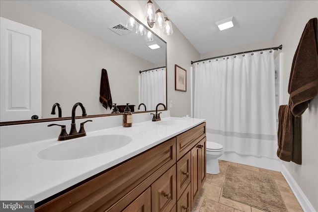 678 INTEGRITY DR, Lititz, PA 17543