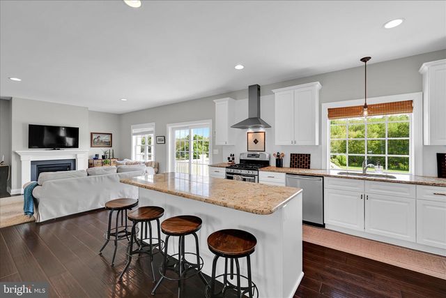 678 INTEGRITY DR, Lititz, PA 17543