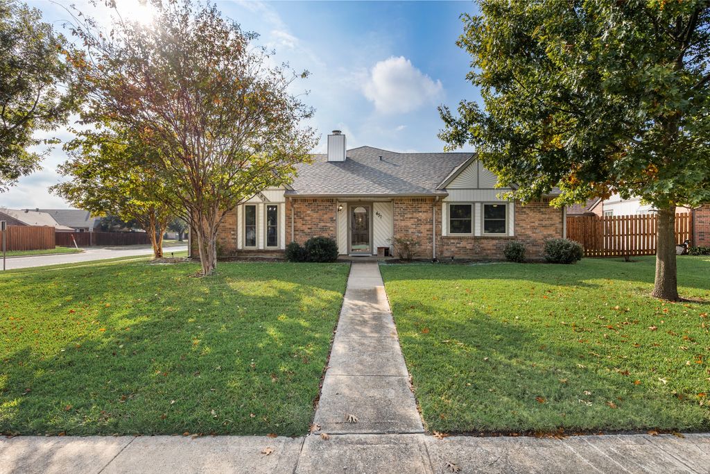451 Whitney Street, Cedar Hill, TX 75104