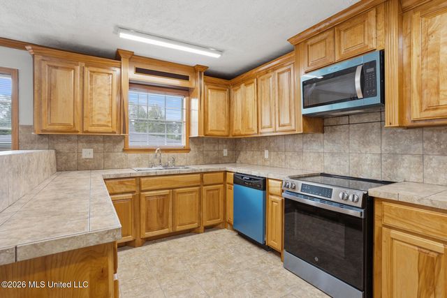 576 Woodson Drive, Jackson, MS 39206