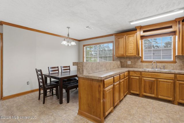 576 Woodson Drive, Jackson, MS 39206