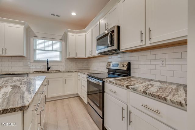 168 Gunners Way, Gray, TN 37615