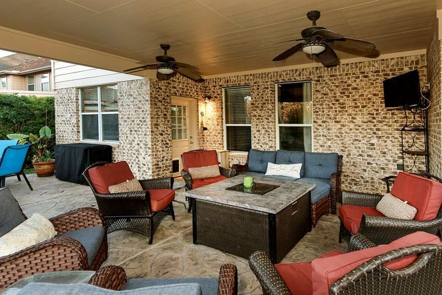 610 Manchester Trail Drive, Spring, TX 77373