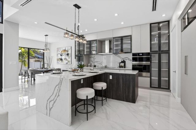 750 NE 16th Avenue, Fort Lauderdale, FL 33304