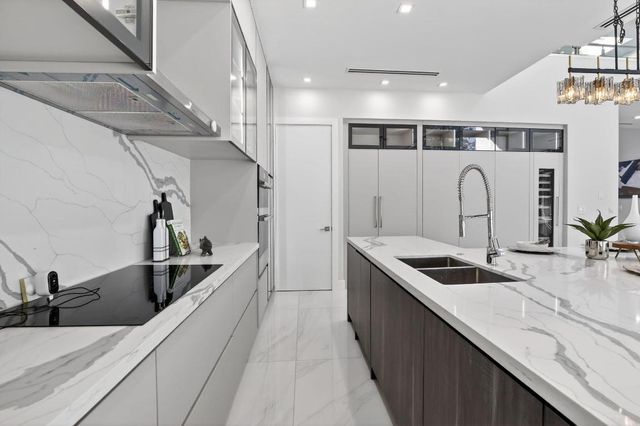 750 NE 16th Avenue, Fort Lauderdale, FL 33304