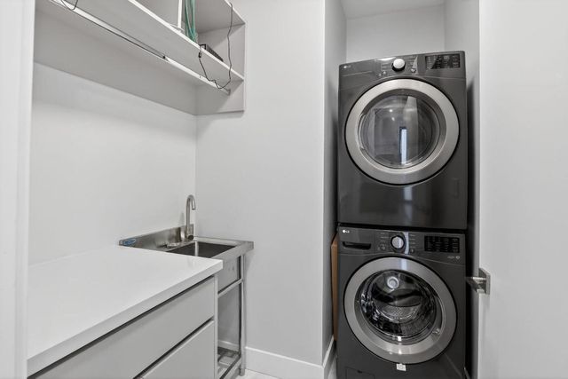 750 NE 16th Avenue, Fort Lauderdale, FL 33304