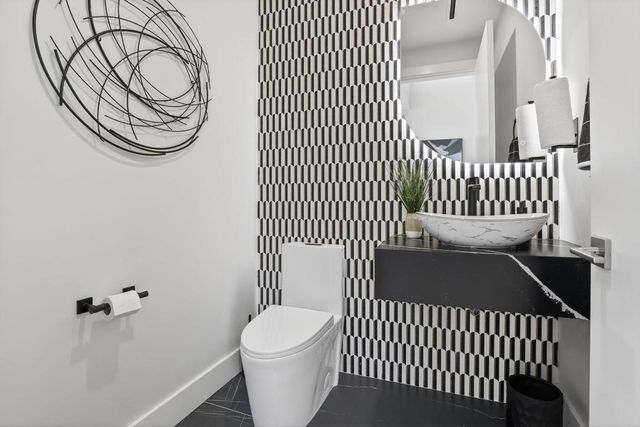 750 NE 16th Avenue, Fort Lauderdale, FL 33304